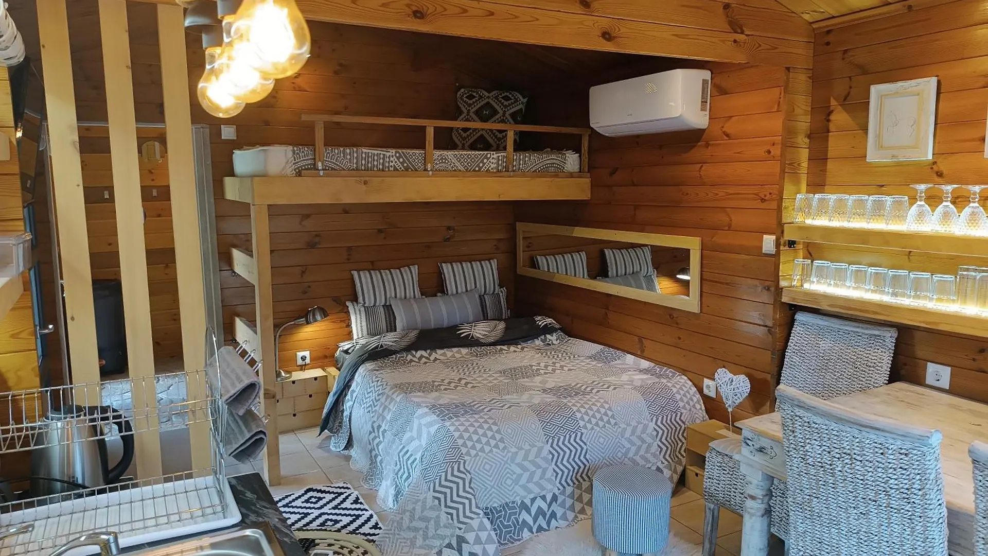 Villa Bamboo Nest By The Sea Epanomi Ferienhaus