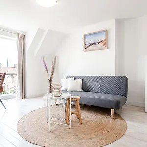 sanddunes-apartment.zandvoort-hotels.com/